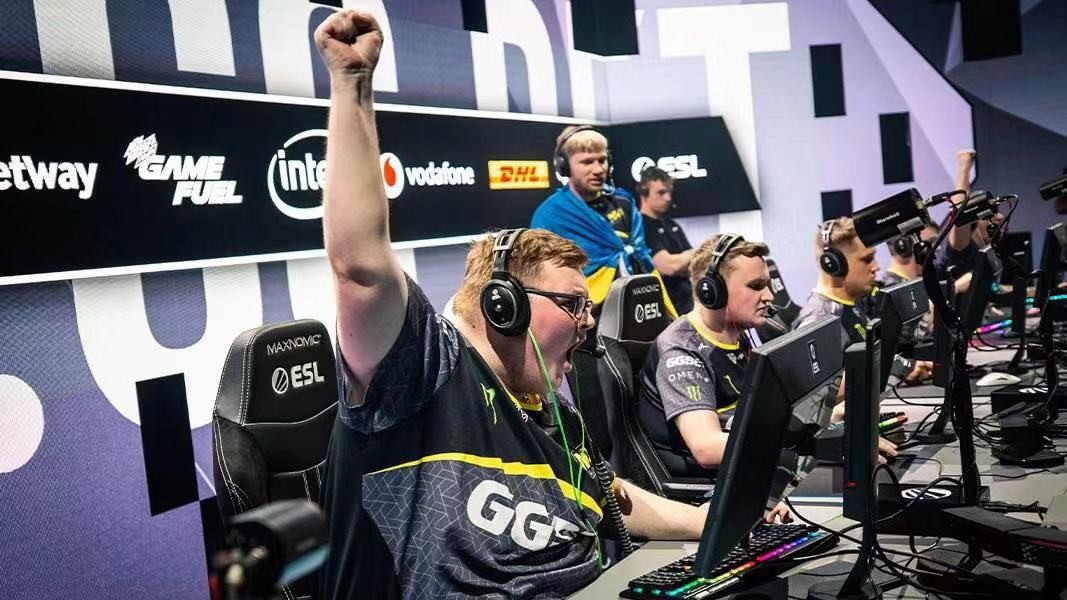 随之而来的 随之而来的